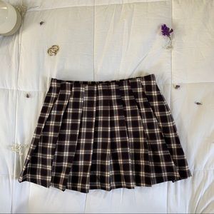 Perfect for fall Forever 21 plaid skirt! 👜
